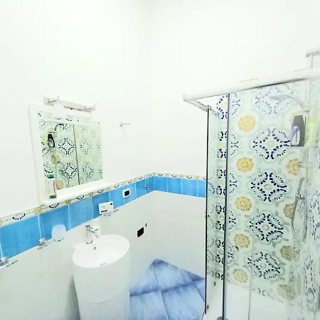 Apartment Central アパート *