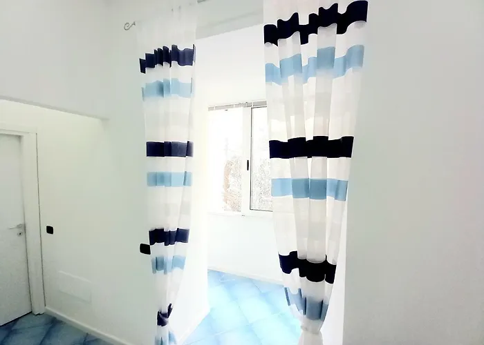 Apartment Central アパート